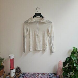 Patagonia Cream Long Sleeve Hooded Top Small